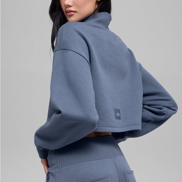 ALO Yoga Cropped Serenity Coverup in Bluestone Size L - Picture 3 of 14